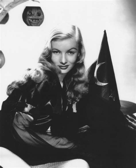 The Witchy Powers of Veronica Lake: Uncovering her Supernatural Abilities